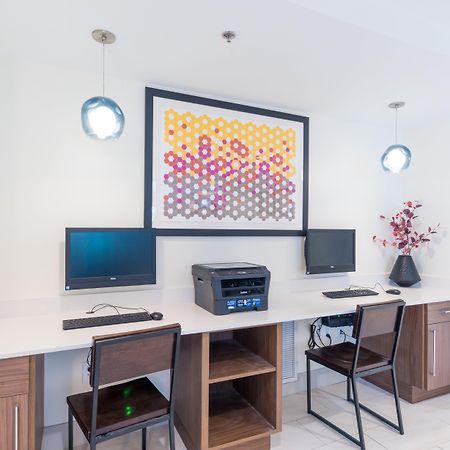 Holiday Inn Express Charleston Us Highway 17 & I-526 By Ihg Bagian luar foto