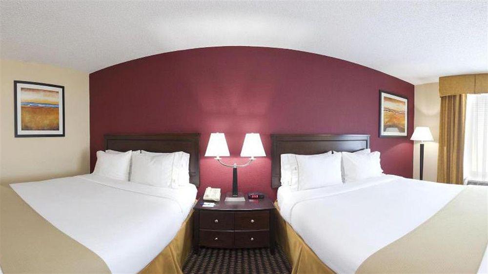 Holiday Inn Express Charleston Us Highway 17 & I-526 By Ihg Bagian luar foto