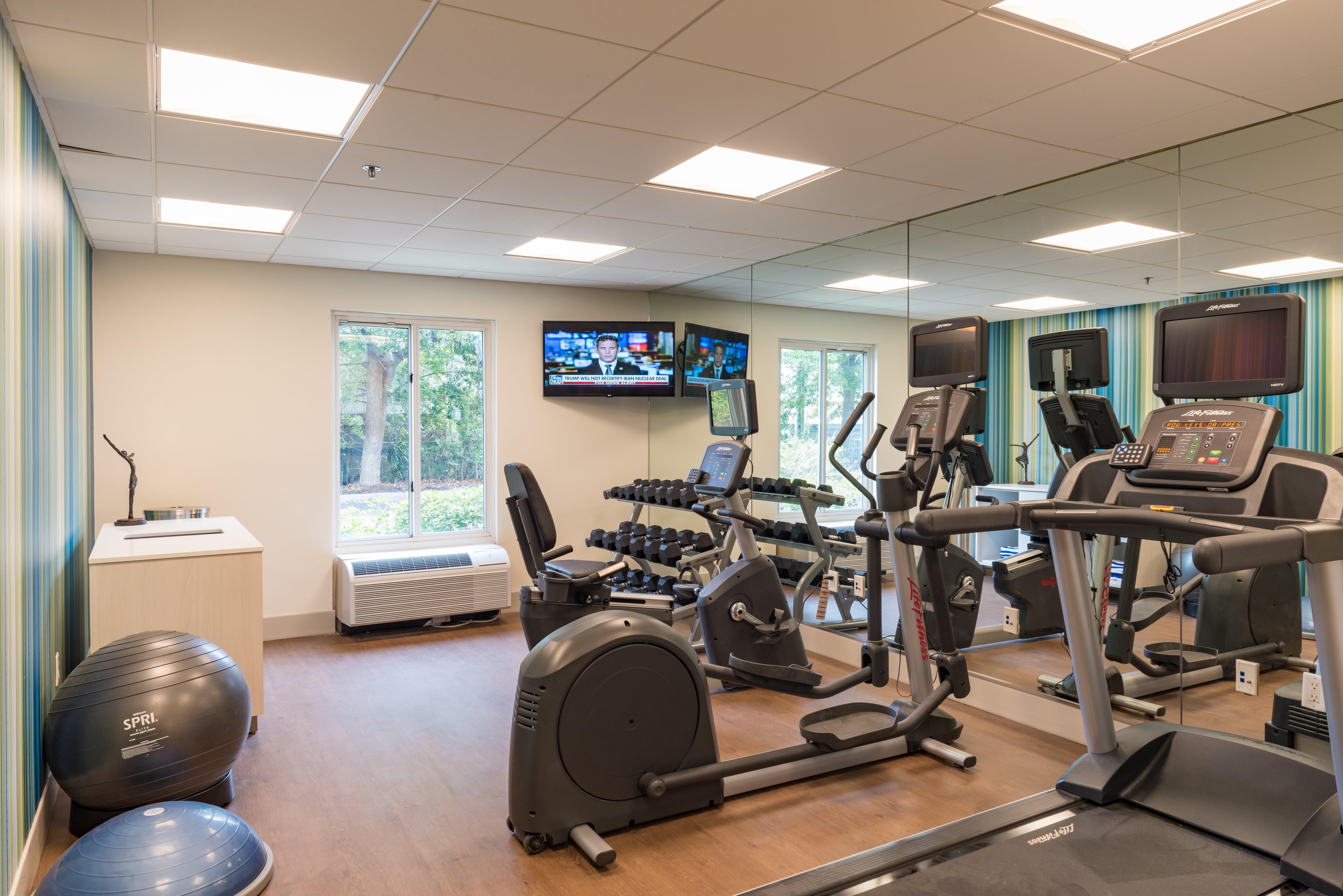 Holiday Inn Express Charleston Us Highway 17 & I-526 By Ihg Bagian luar foto