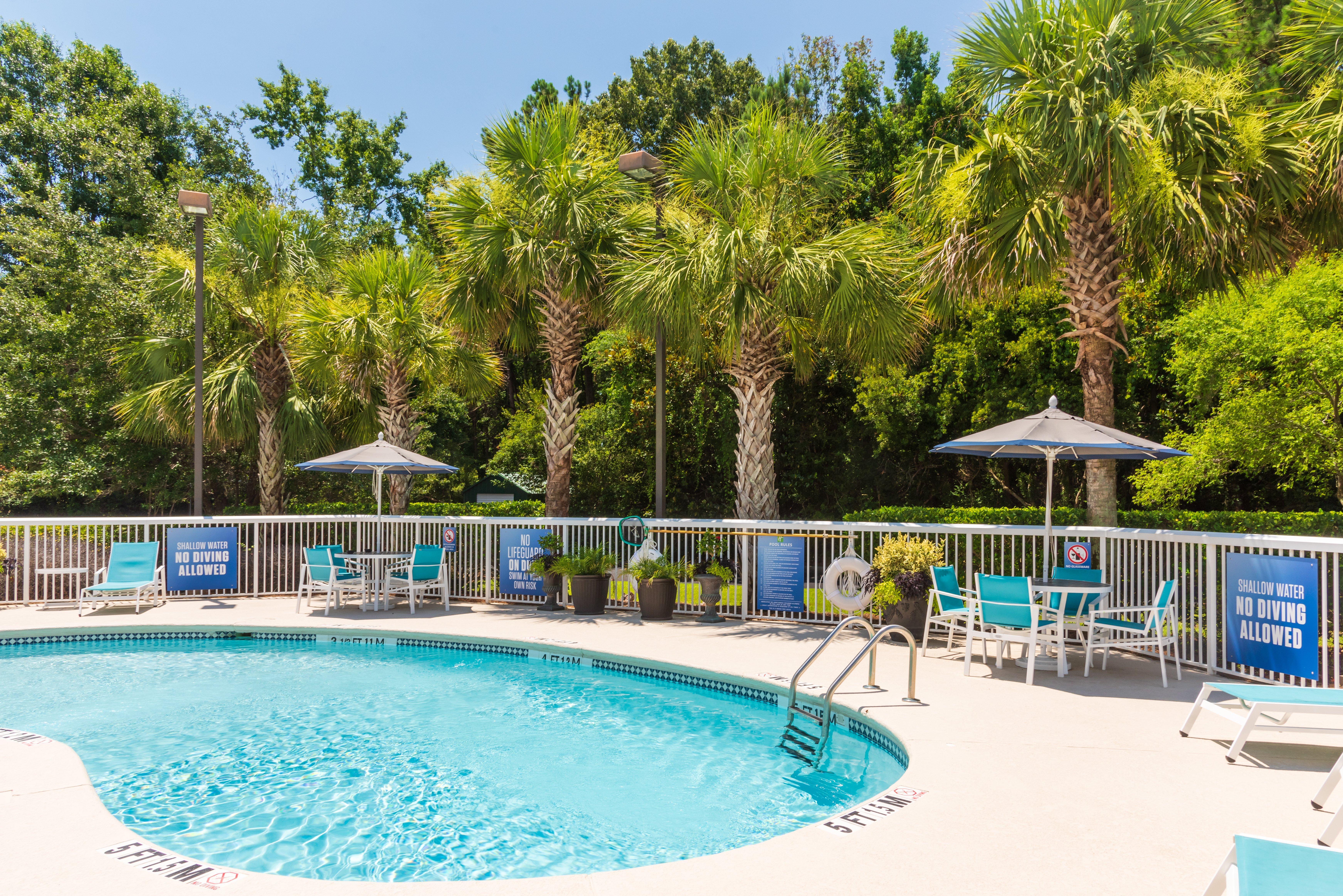 Holiday Inn Express Charleston Us Highway 17 & I-526 By Ihg Bagian luar foto