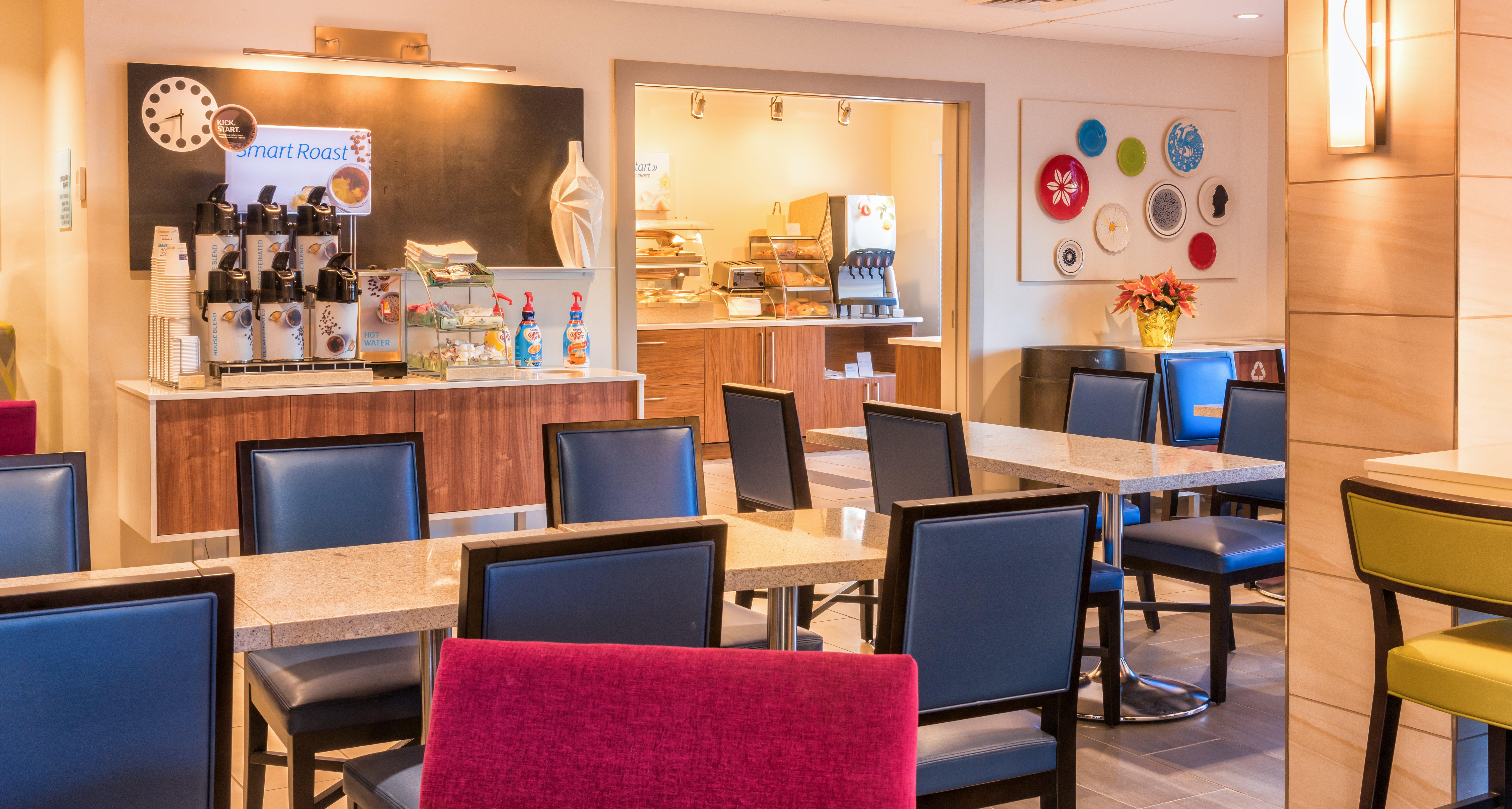 Holiday Inn Express Charleston Us Highway 17 & I-526 By Ihg Bagian luar foto