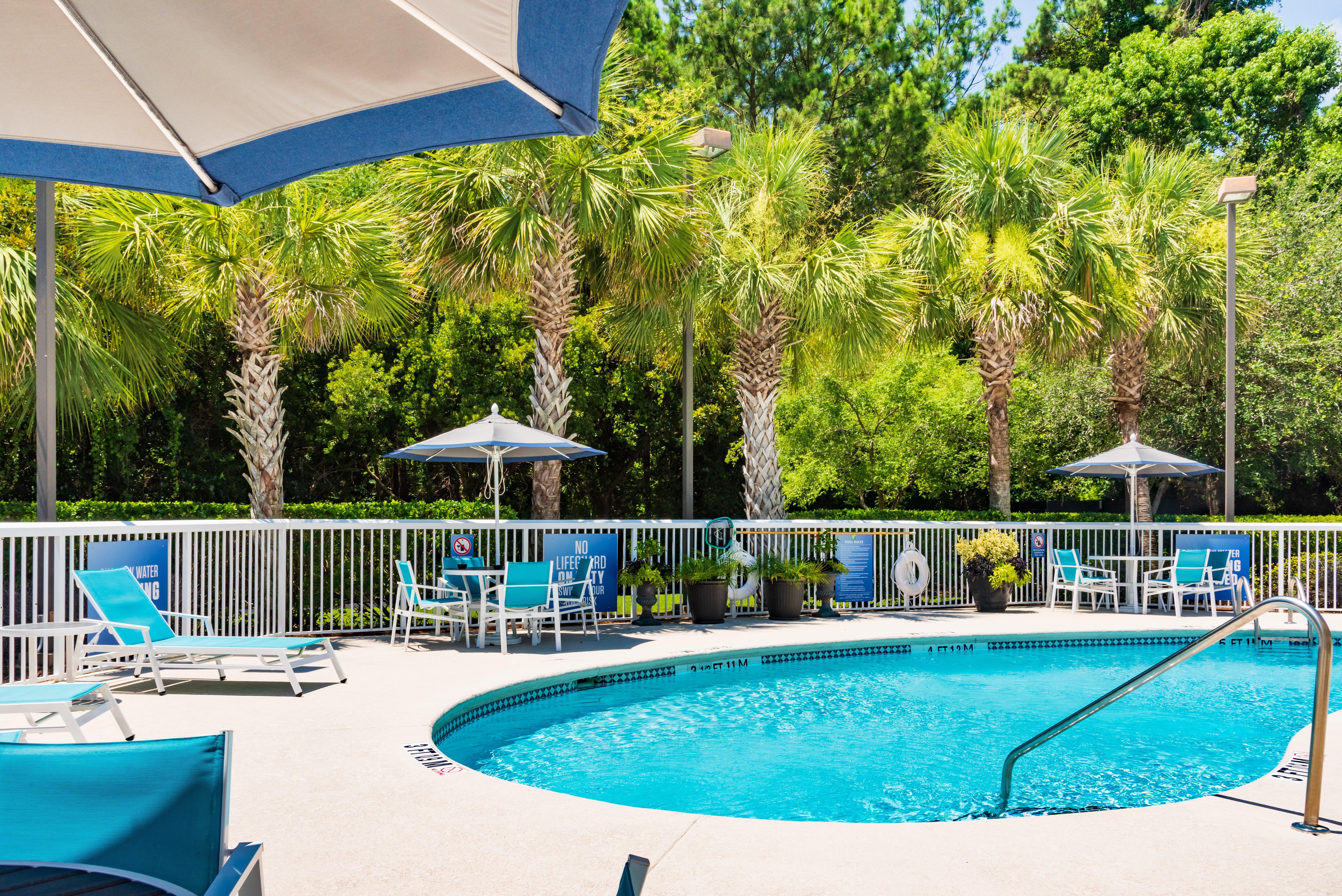 Holiday Inn Express Charleston Us Highway 17 & I-526 By Ihg Bagian luar foto