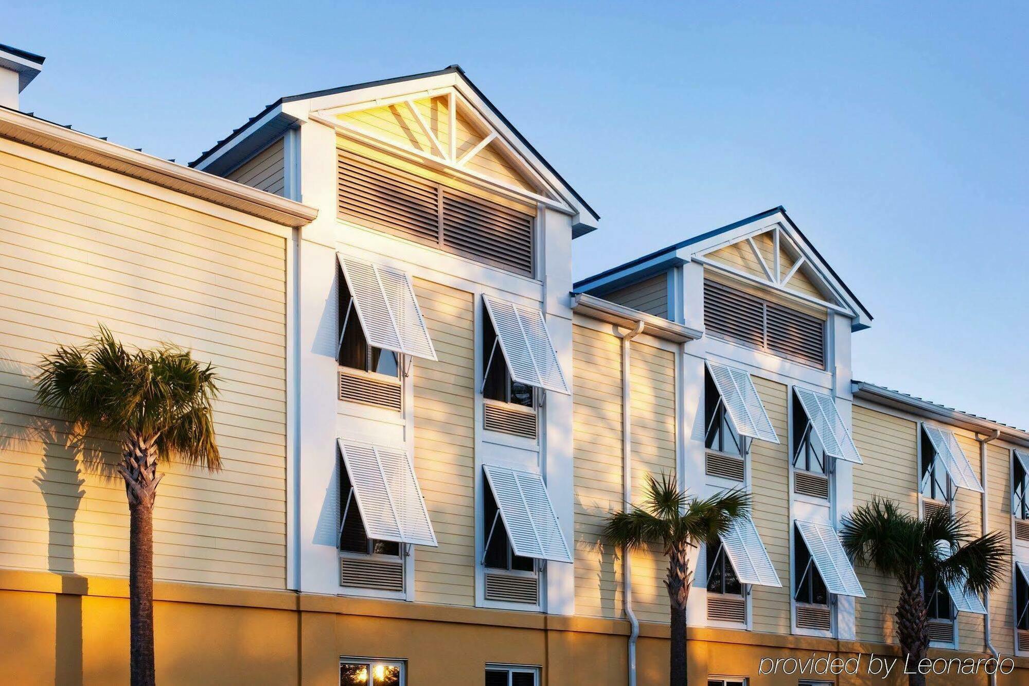 Holiday Inn Express Charleston Us Highway 17 & I-526 By Ihg Bagian luar foto